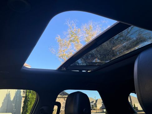 Used 2021 Land Rover Discovery S R-Dynamic image 27