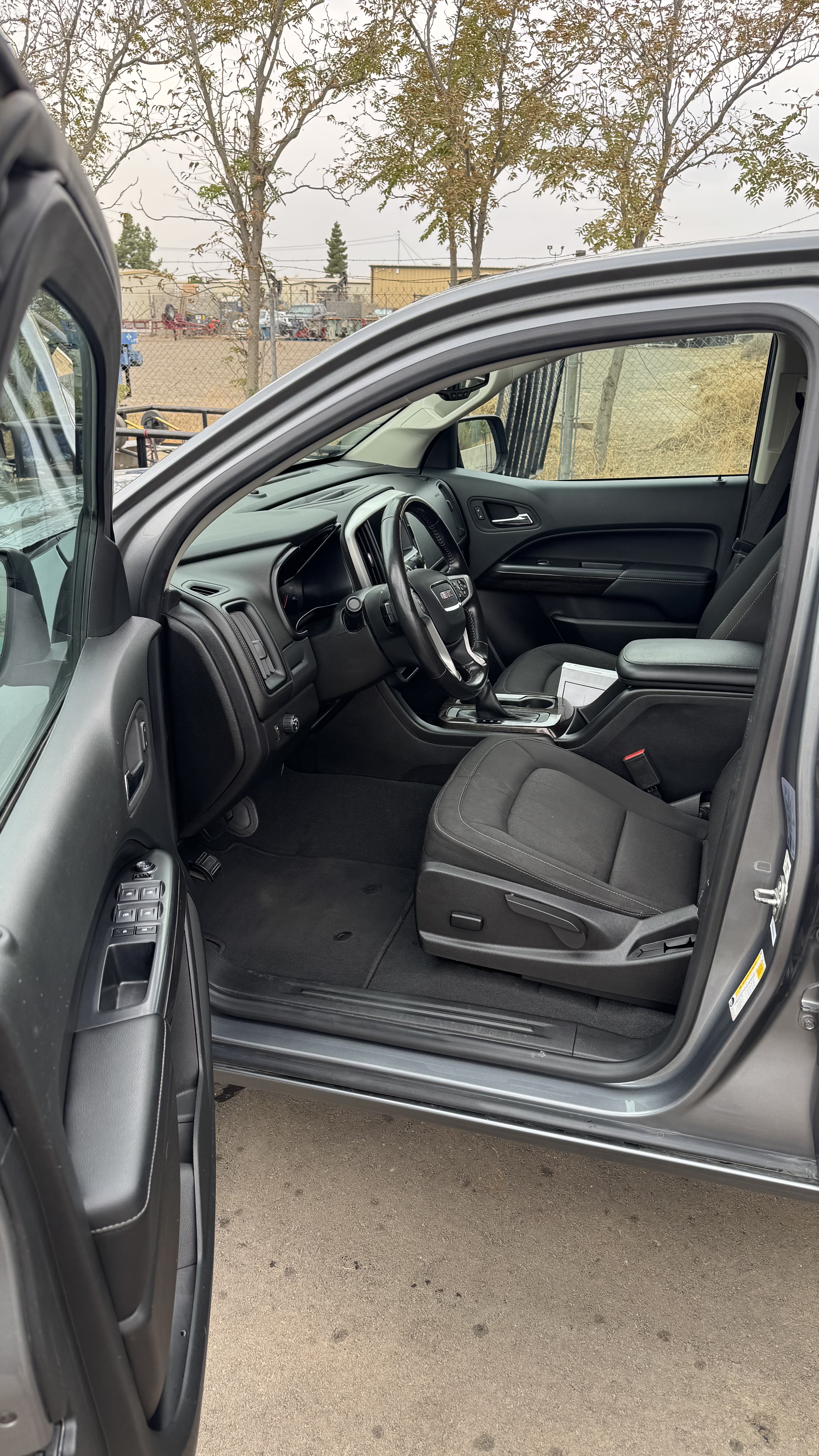 Used 2022 GMC Canyon Elevation RWD image 2
