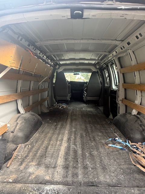 Used 2019 Chevrolet Express 2500 w/ Driver Convenience Package RWD image 9