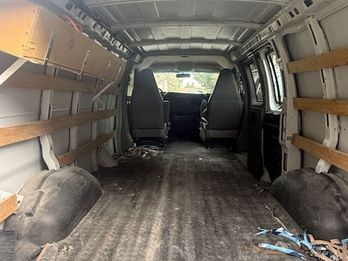 Used 2019 Chevrolet Express 2500 w/ Driver Convenience Package RWD image 9