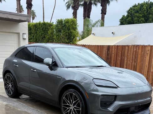 Used 2024 Porsche Macan 4 Electric image 2