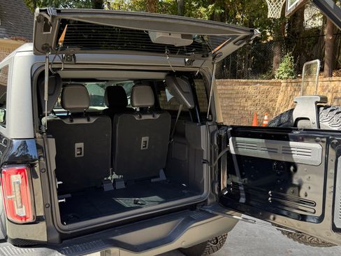 Used 2023 Ford Bronco Badlands image 30