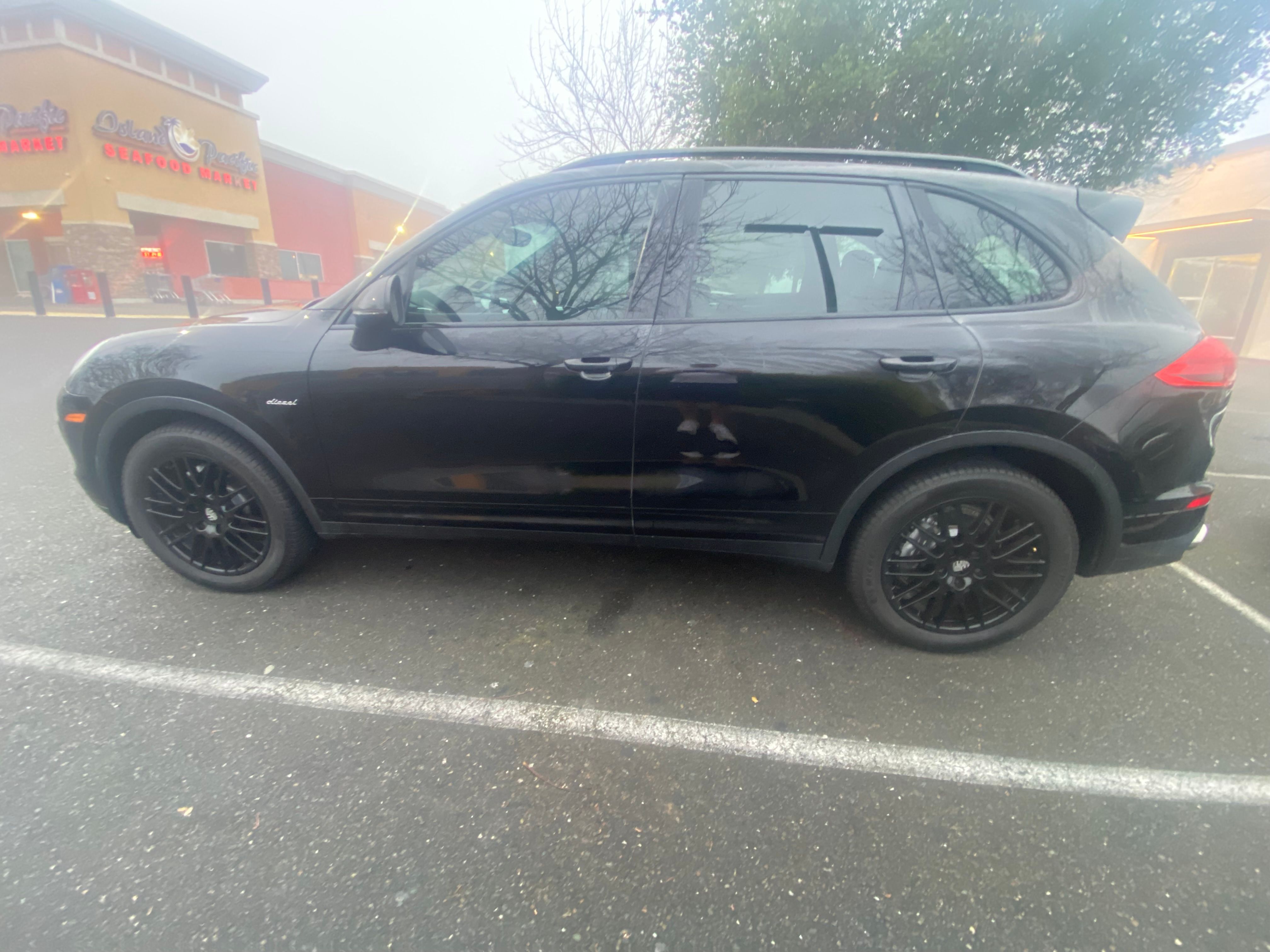 Used 2015 Porsche Cayenne Diesel AWD/4WD image 1
