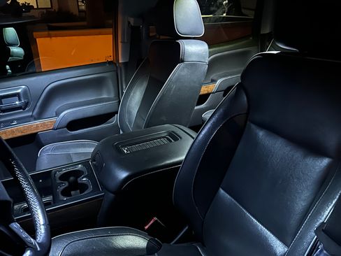 Used 2019 Chevrolet Silverado 3500 High Country w/ Duramax Plus Package image 11