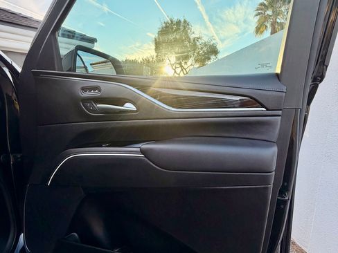 Used 2023 Cadillac Escalade Sport w/ LPO, ONYX Package image 9