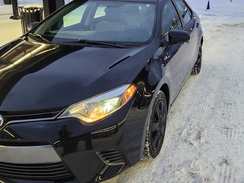 Used 2015 Toyota Corolla LE image 5