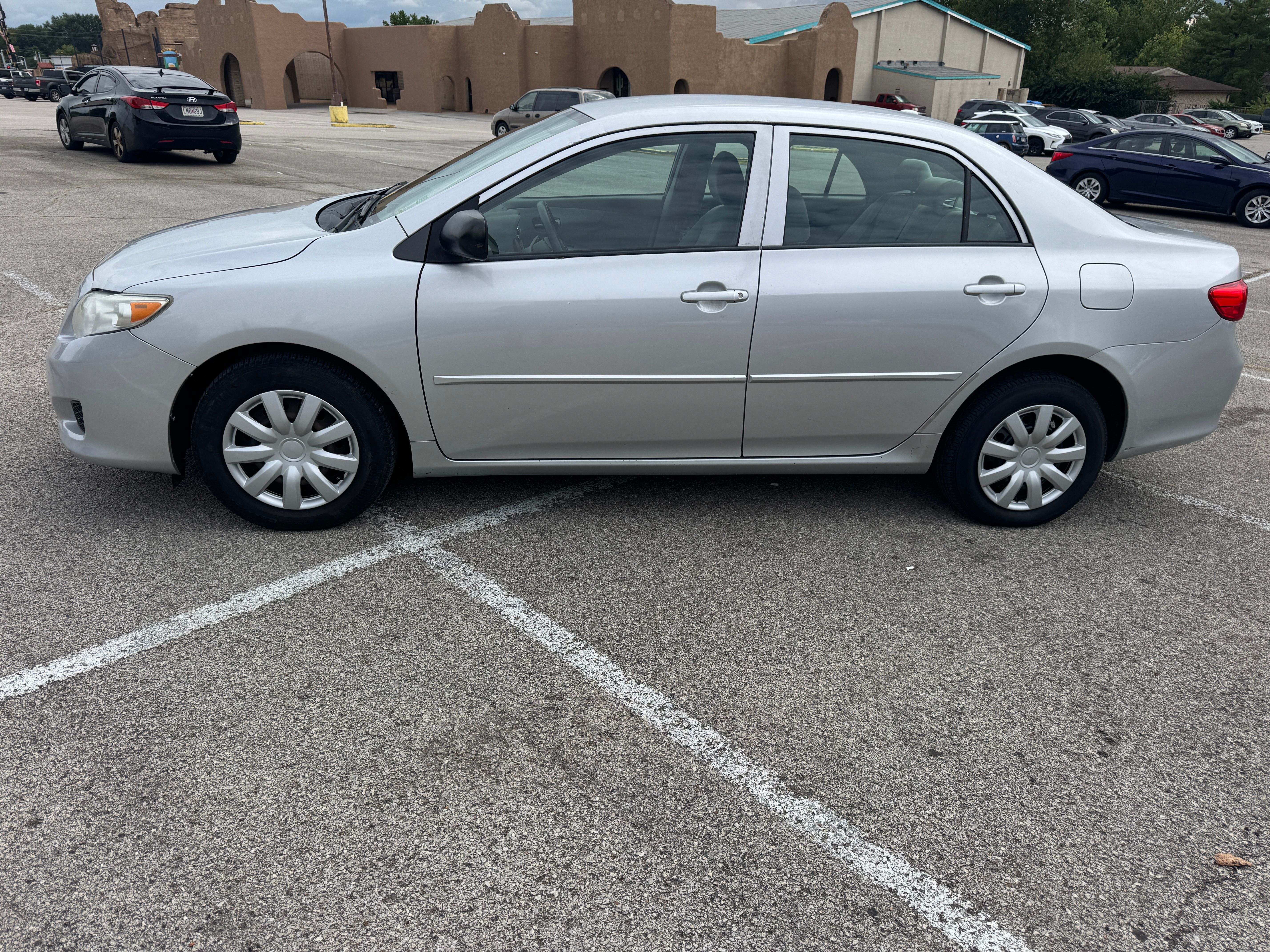 Used 2010 Toyota Corolla LE w/ All Weather Guard Pkg FWD image 2