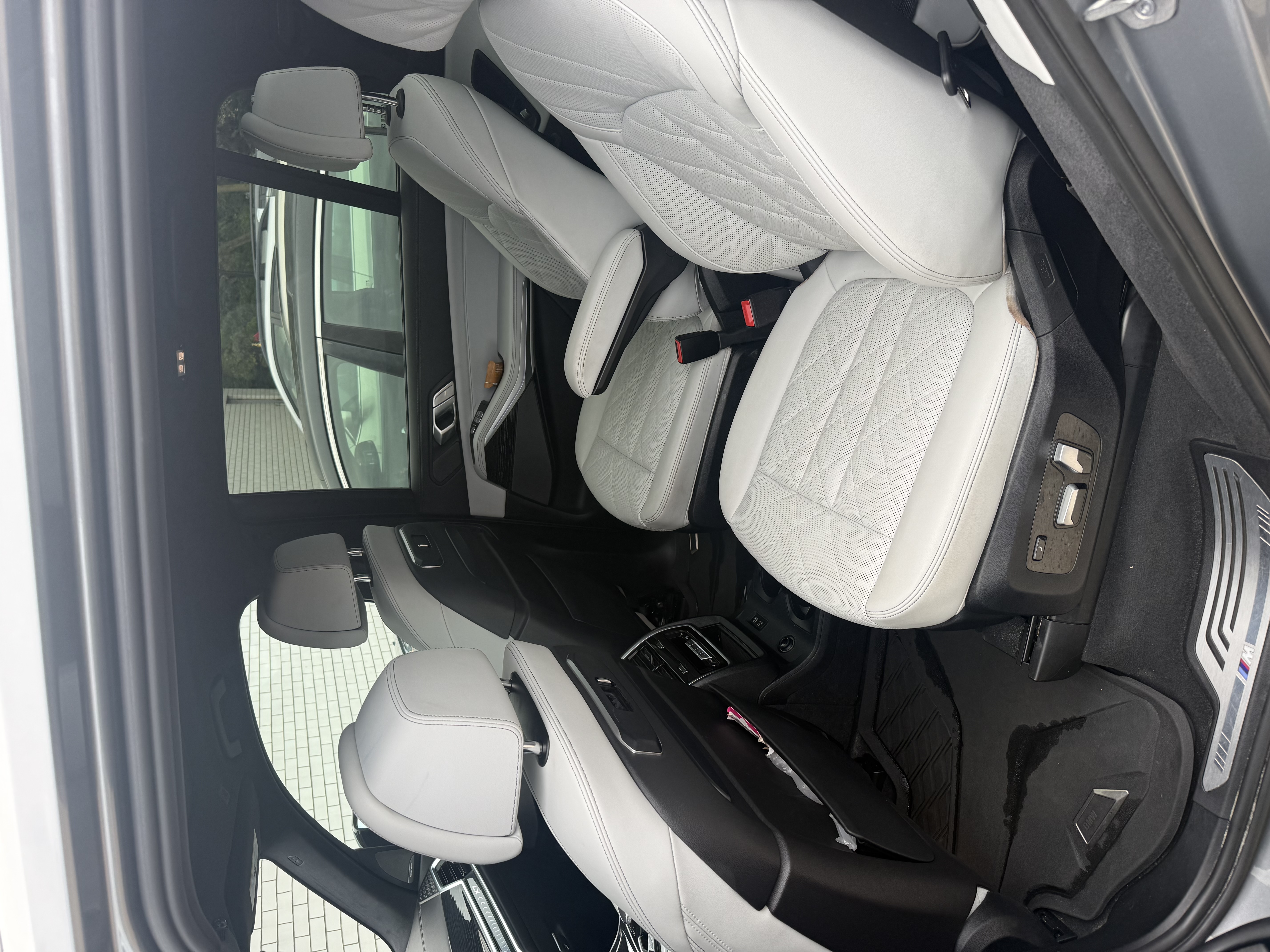 Used 2023 BMW X7 xDrive40i w/ M Sport Package AWD/4WD image 15