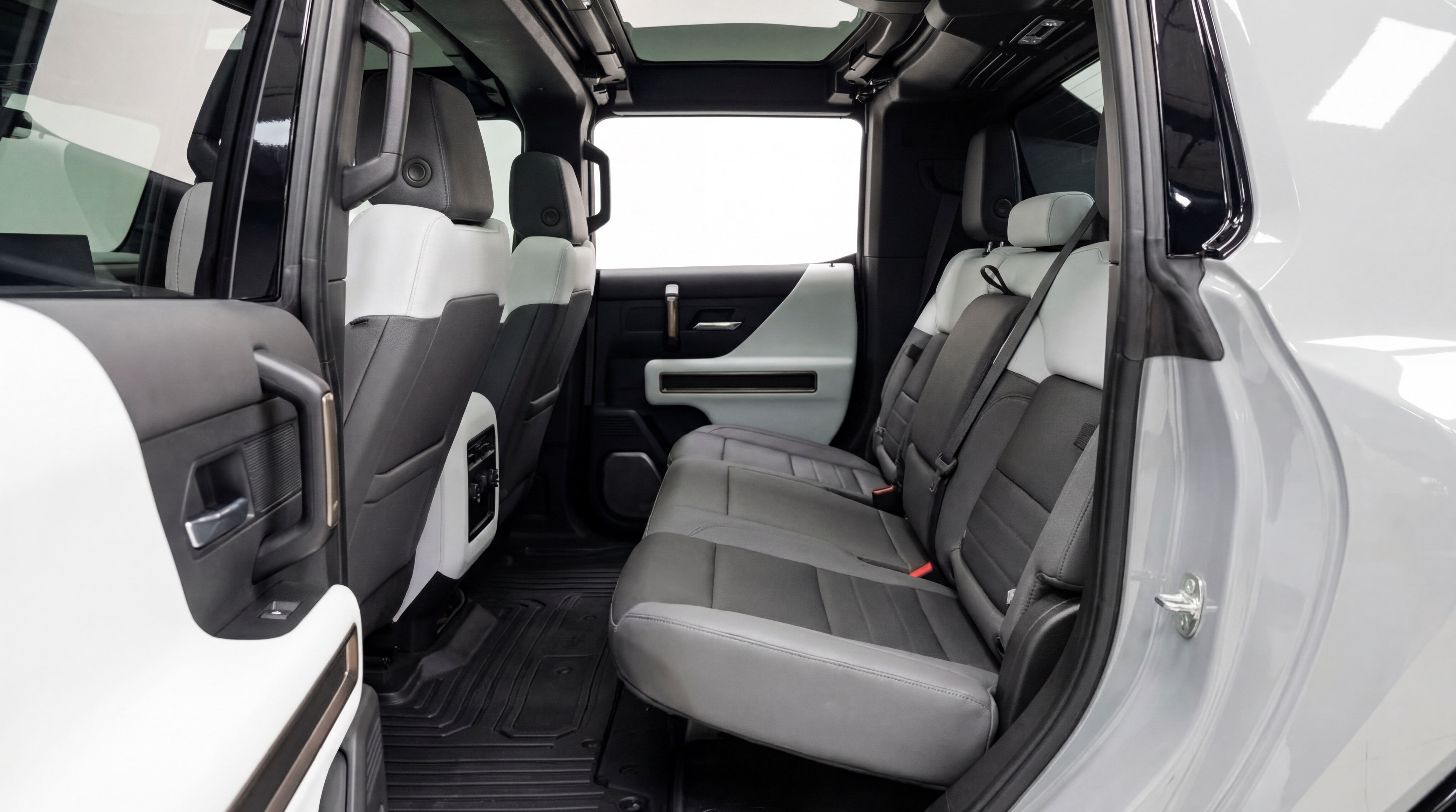 Used 2024 GMC Hummer EV 2X AWD/4WD image 8