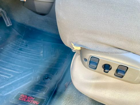 Used 2006 Dodge Ram 2500 Truck SLT w/ Quad Cab Big Horn Value Group image 15