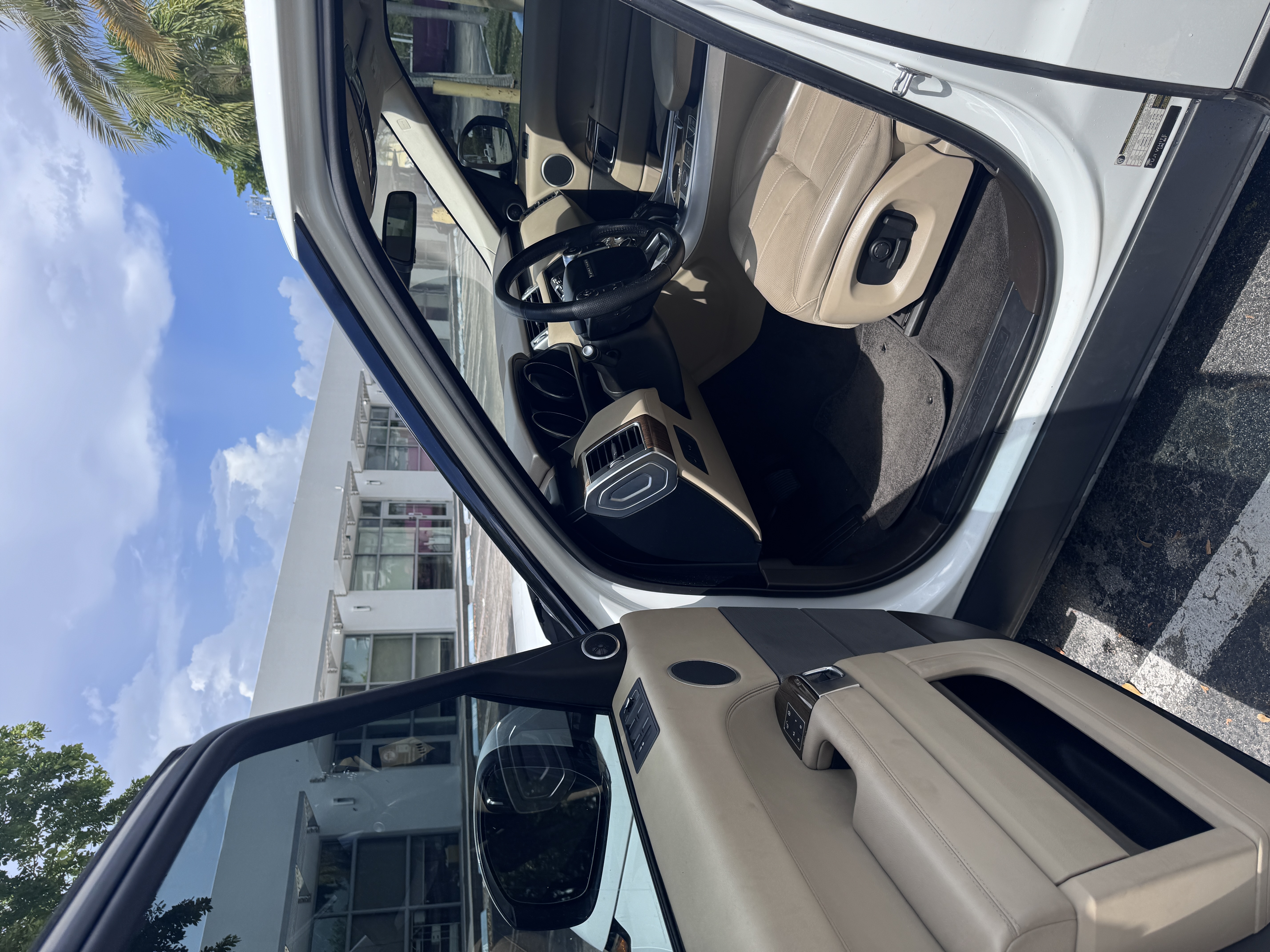 Used 2016 Land Rover Range Rover Sport SE AWD/4WD image 9
