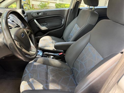 Used 2012 Ford Fiesta SES FWD image 10