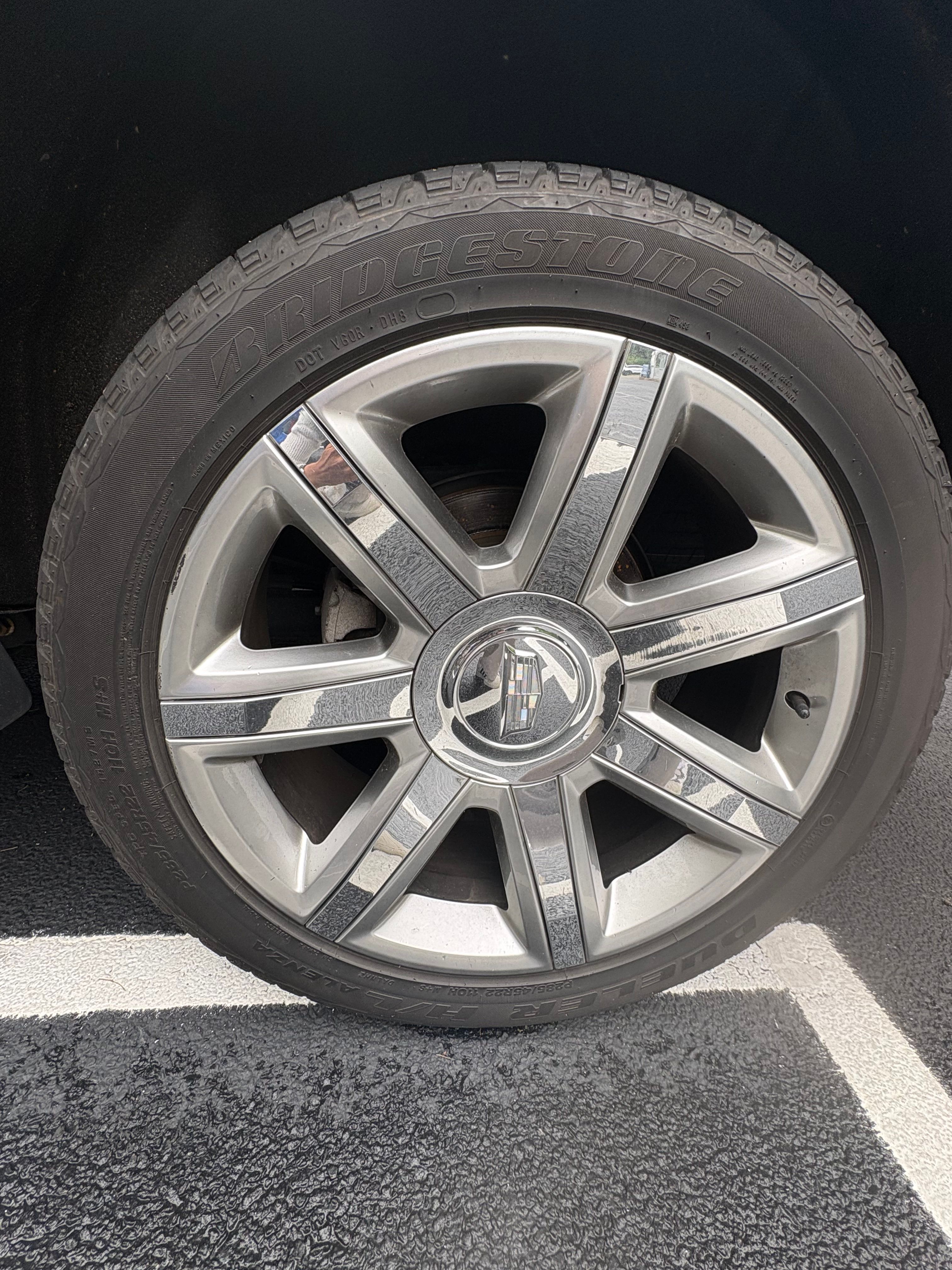 Used 2020 Cadillac Escalade Luxury AWD/4WD image 19
