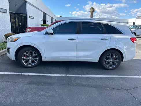 Used 2016 Kia Sorento SX image 1