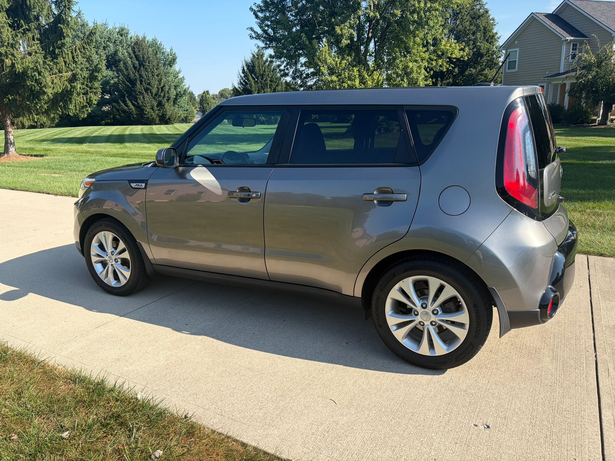 Used 2016 Kia Soul + w/ Primo Package FWD image 8