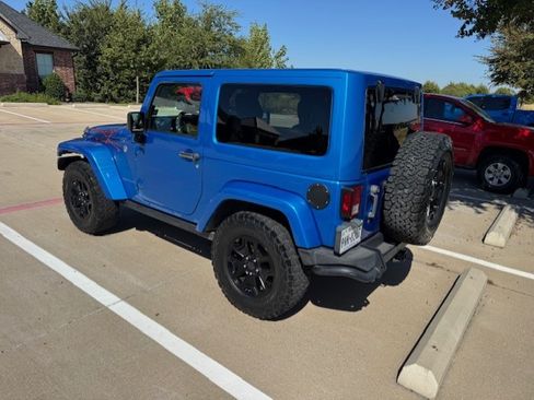 Used 2016 Jeep Wrangler Sahara image 2
