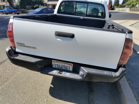 Used 2012 Toyota Tacoma 2WD Regular Cab image 6
