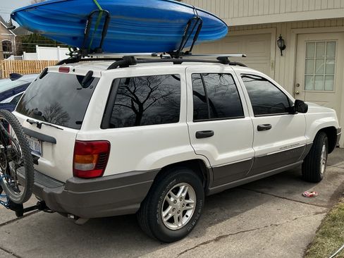Used 2004 Jeep Grand Cherokee Laredo w/ Convenience Group image 2