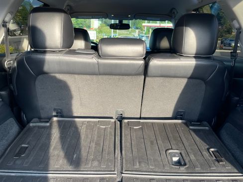 Used 2019 Nissan Pathfinder SL image 11