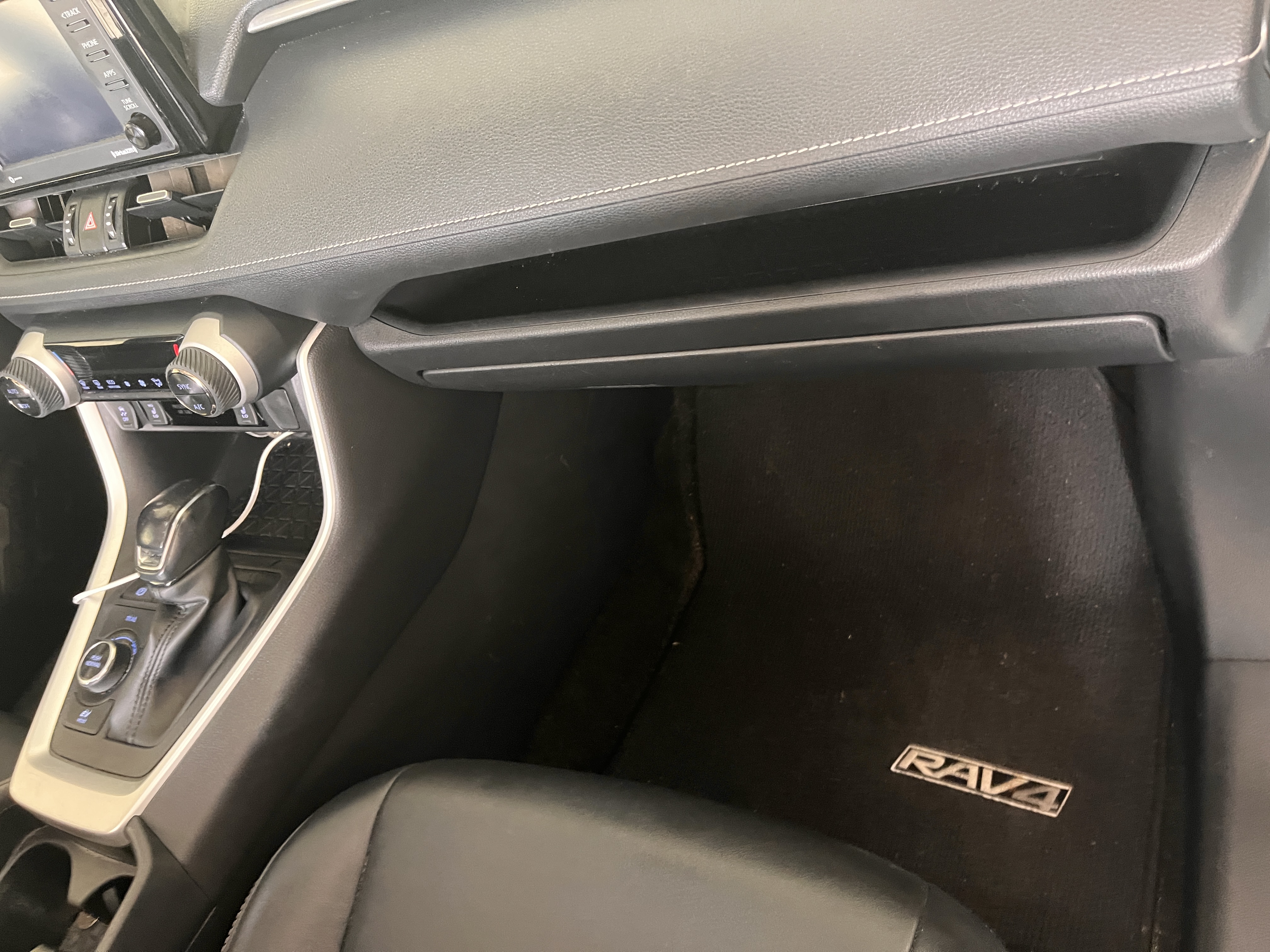 Used 2021 Toyota RAV4 XLE Premium AWD/4WD image 25