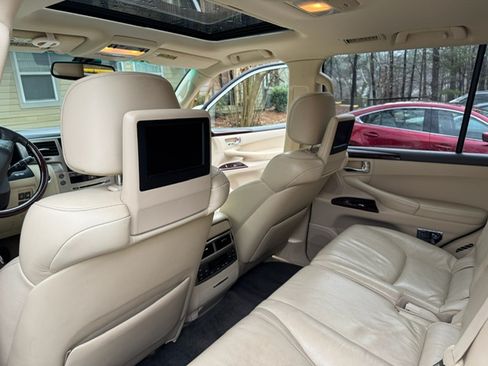 Used 2014 Lexus LX 570 4WD image 13