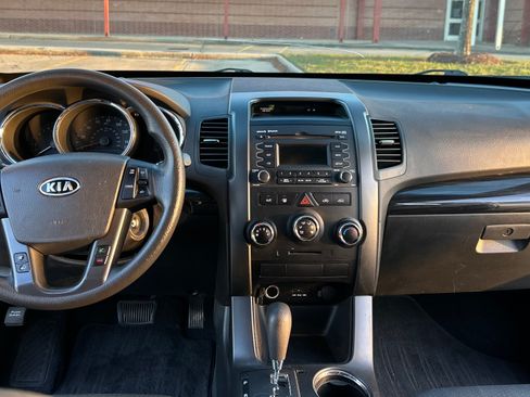 Used 2013 Kia Sorento LX image 13