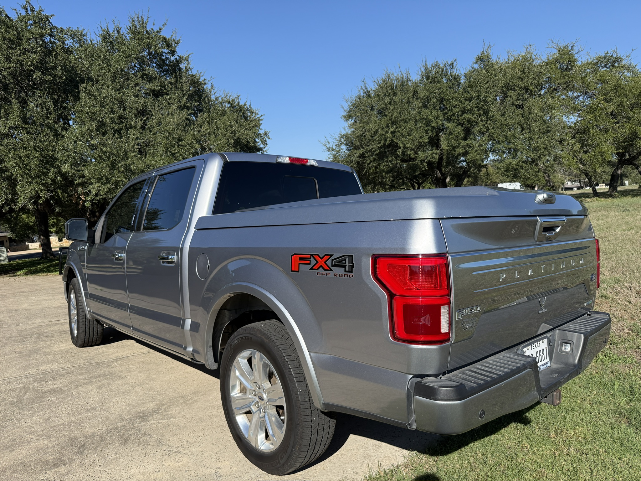 Used 2020 Ford F150 Platinum w/ Equipment Group 701A Luxury AWD/4WD image 2