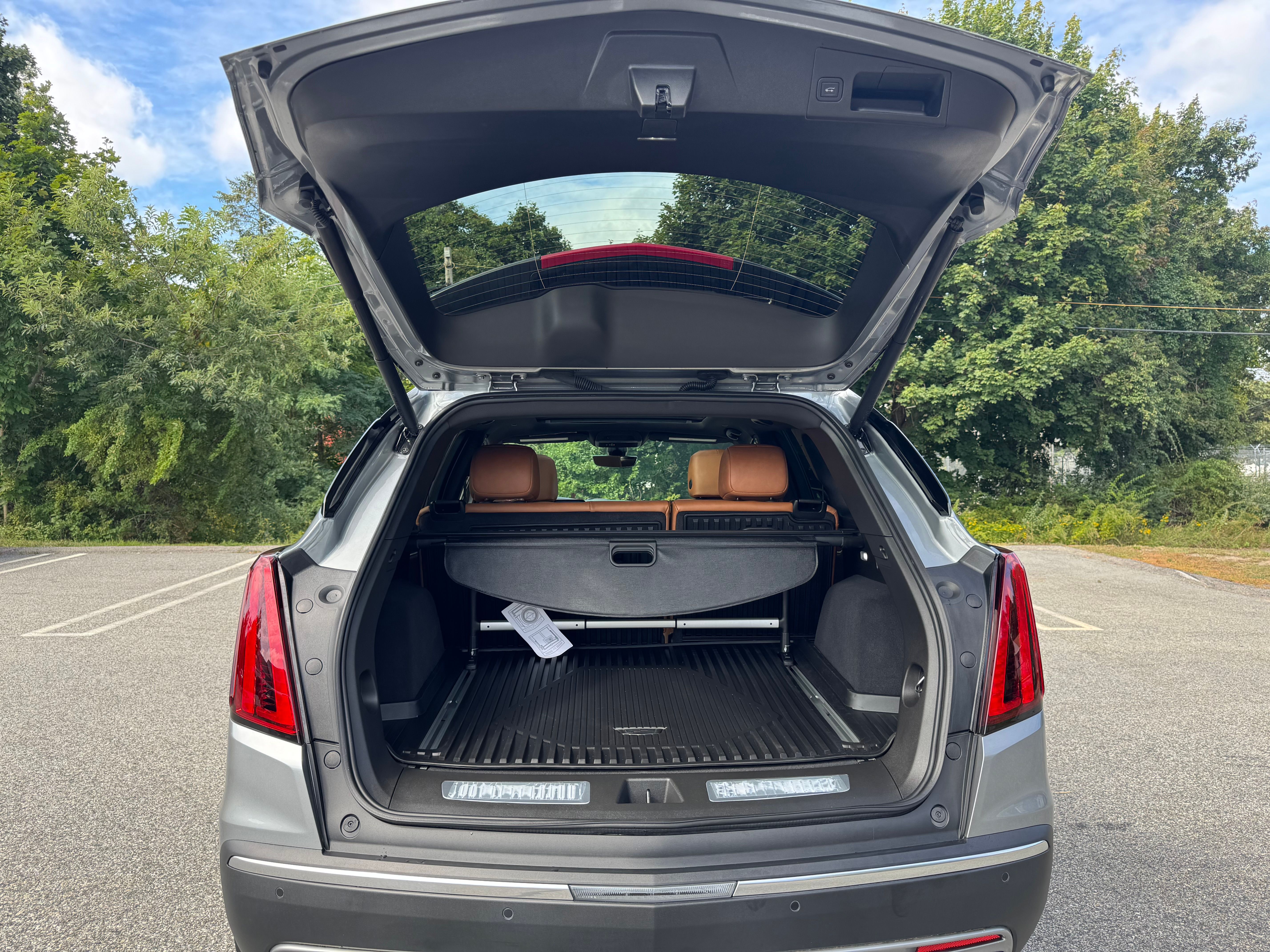 Used 2026 Cadillac XT5 Premium Luxury w/ LPO, Floor Liner Package AWD/4WD image 17