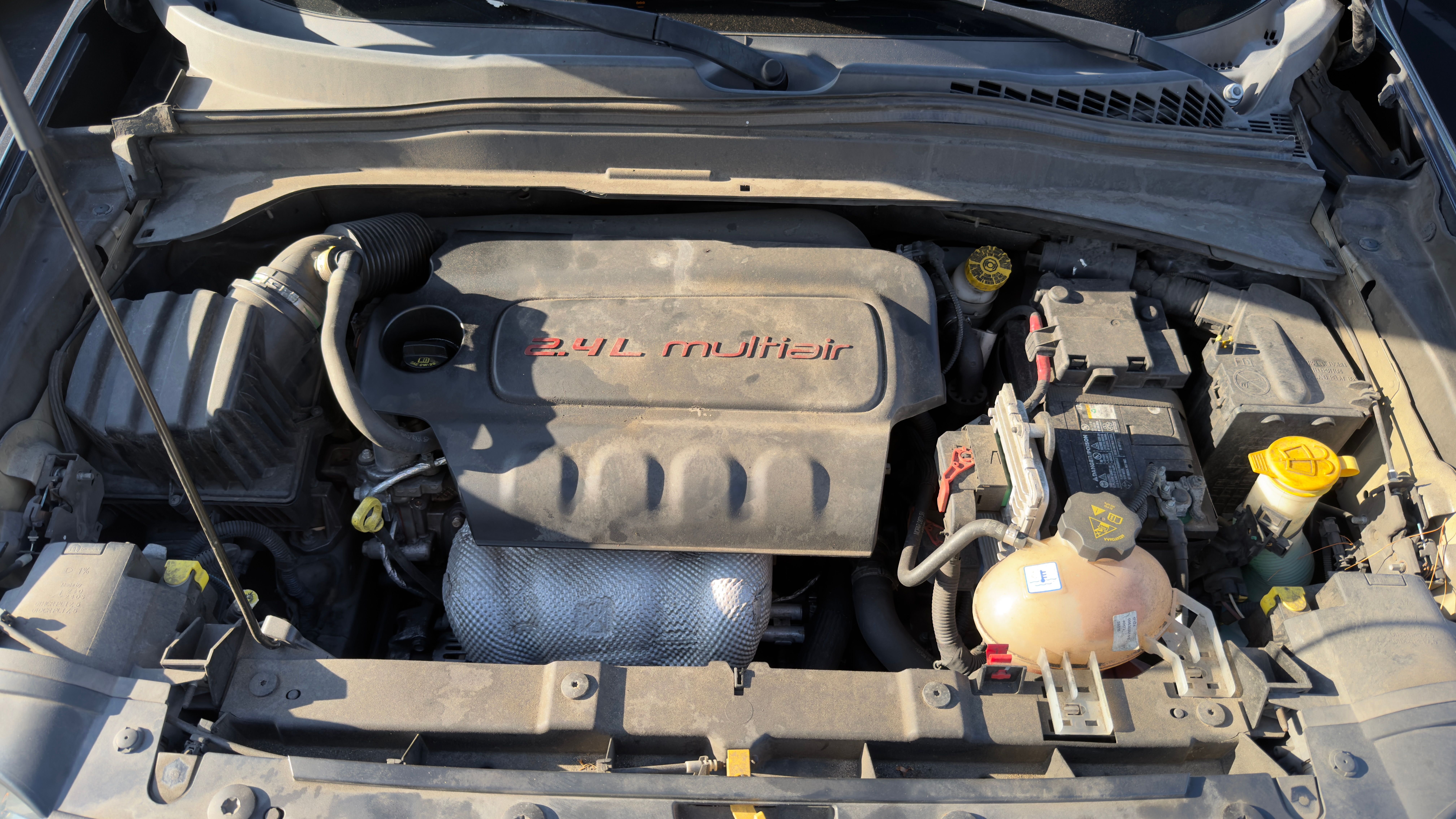 Used 2016 Jeep Renegade Latitude AWD/4WD image 16