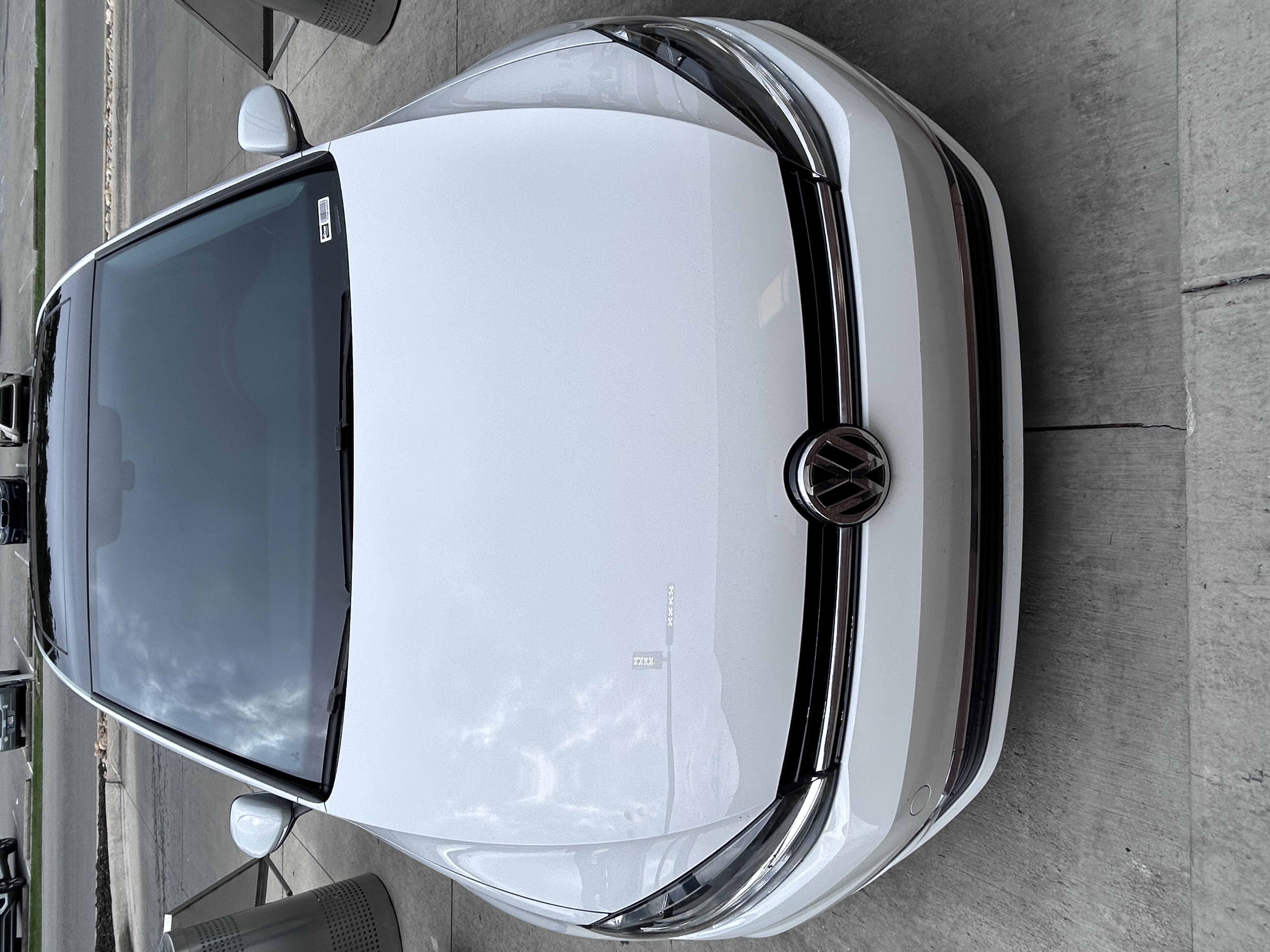 Used 2020 Volkswagen Golf 4-Door FWD image 1
