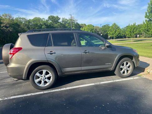 Used 2012 Toyota RAV4 Limited w/ Navigation Value Pkg AWD/4WD image 4