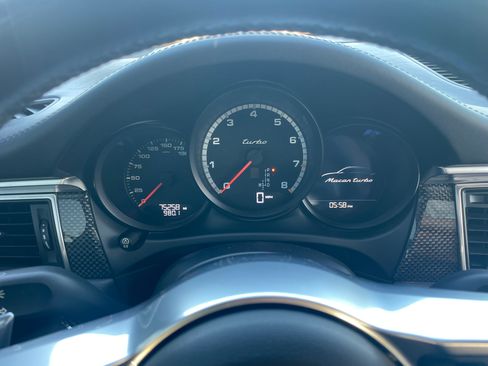 Used 2018 Porsche Macan Turbo image 5