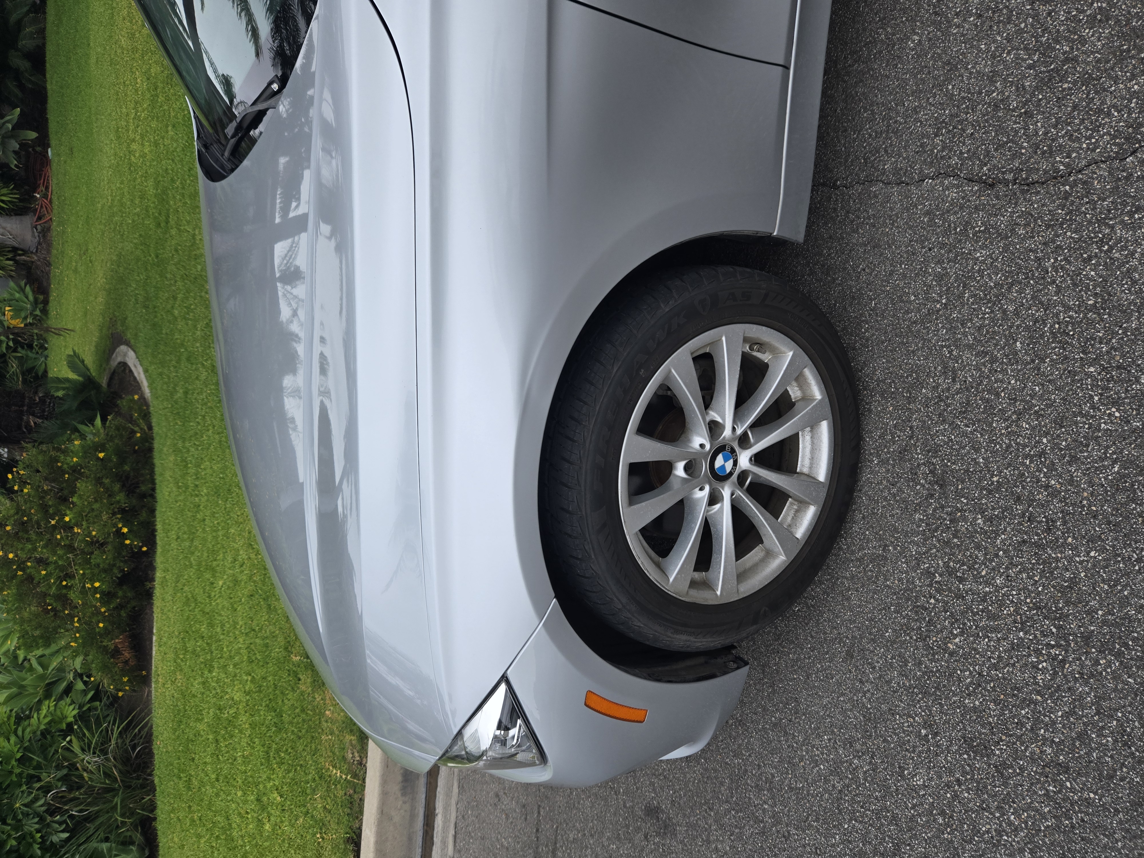Used 2018 BMW 320i Sedan RWD image 2