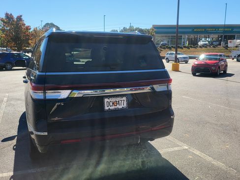 Used 2023 Lincoln Navigator Reserve image 11