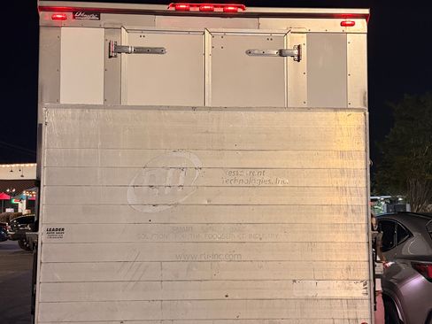 Used 2016 Ford E-350 and Econoline 350 Super Duty w/ Power Windows & Locks Group image 25