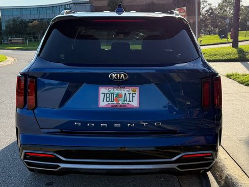 Used 2021 Kia Sorento S image 12