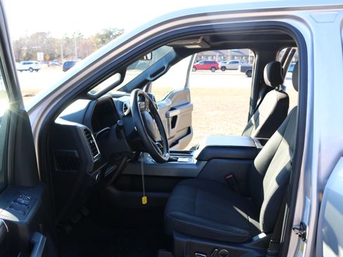 Used 2016 Ford F150 XLT w/ Equipment Group 302A Luxury image 21