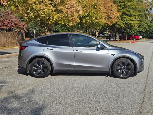 Used 2024 Tesla Model Y Long Range image 20