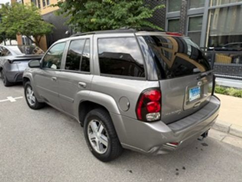 Used 2008 Chevrolet TrailBlazer LT w/ Sun And Sound Package AWD/4WD image 6