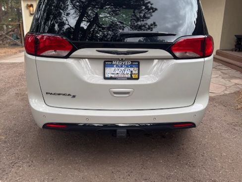 Used 2020 Chrysler Pacifica Touring-L Plus image 6