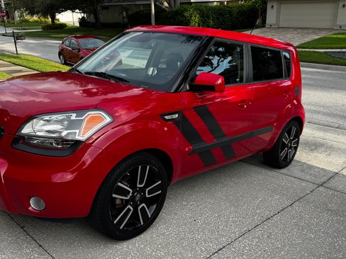 Used 2011 Kia Soul + w/ Hamstar Special Edition Pkg FWD image 1