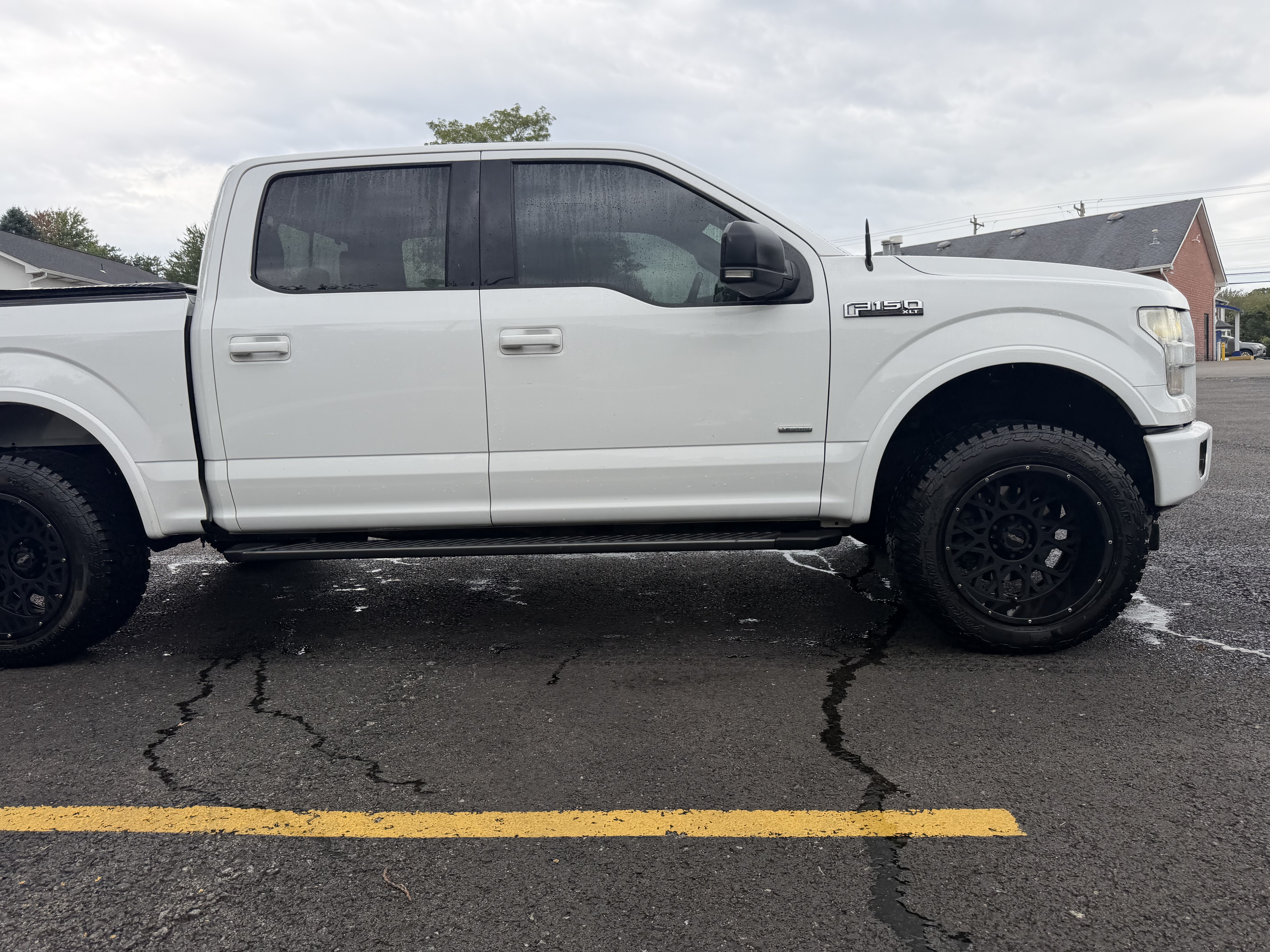Used 2017 Ford F150 XLT w/ Equipment Group 302A Luxury AWD/4WD image 8