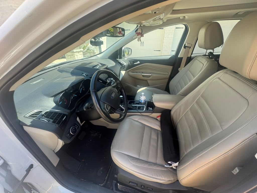 Used 2017 Ford Escape Titanium w/ Equipment Group 301A AWD/4WD image 13