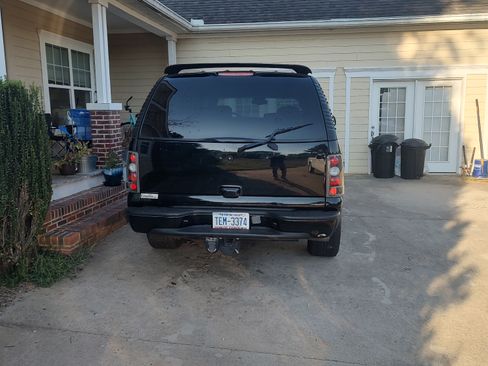 Used 2000 Chevrolet Suburban LT w/ LT Preferred Equipment Group image 5