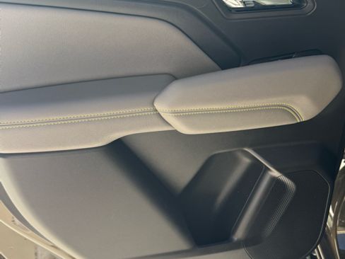 Used 2025 Chevrolet Colorado ZR2 w/ ZR2 Bison Edition image 15