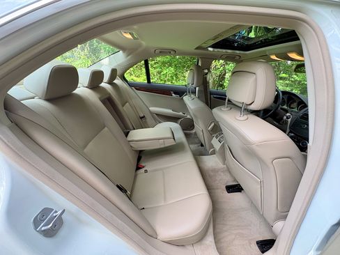 Used 2009 Mercedes-Benz C 300 4MATIC Sedan image 20