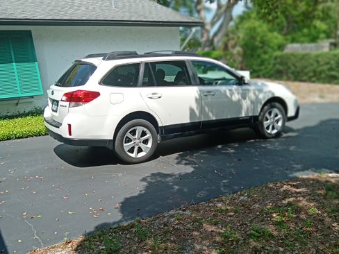Used 2013 Subaru Outback 2.5i Premium w/ Popular Pkg 1A image 8