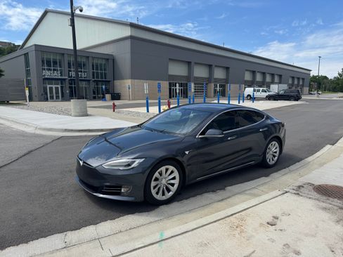 Used 2016 Tesla Model S 60D AWD/4WD image 1