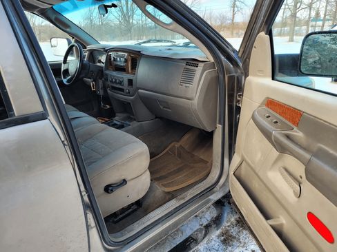 Used 2006 Dodge Ram 2500 Truck SLT image 8