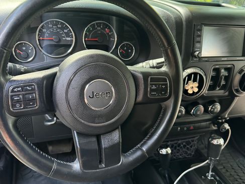 Used 2015 Jeep Wrangler Unlimited Sport w/ Quick Order Package 24S AWD/4WD image 14